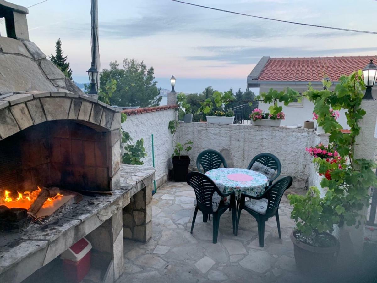 Brankas Apartments Bar Buitenkant foto
